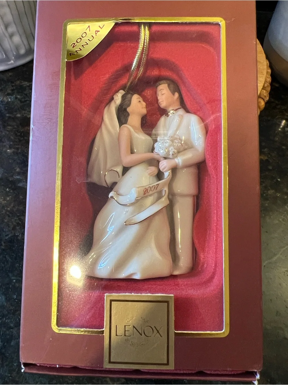 Lenox 2007 Annual Bride and Groom Ornament
